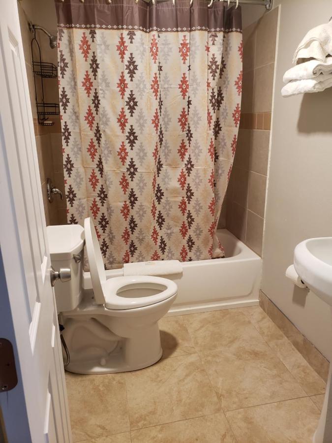 Parkrose Inn And Suites Portland Bagian luar foto